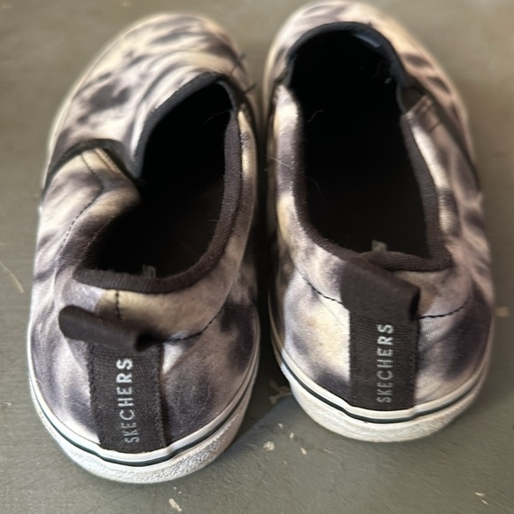 Gently used girls Skechers slip on sneakers - Picture 3 of 3